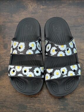 Crocs Daisy Sandals Size 6